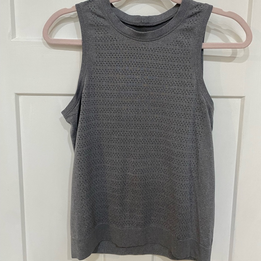 EUC Lululemon 4 Breeze Muscle Tank